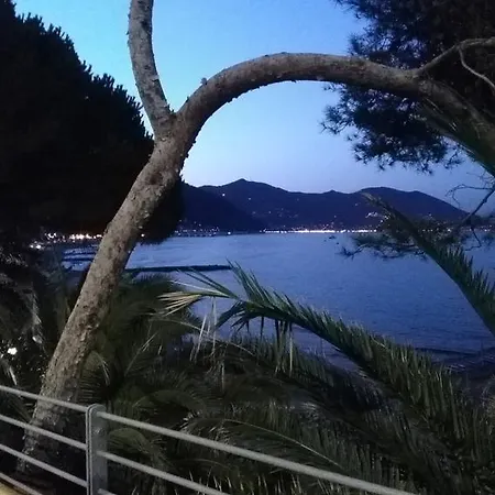 Meuble Corallo Hotel Laigueglia