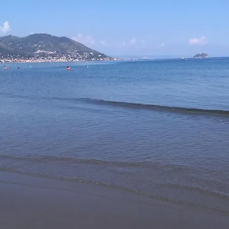 Meuble Corallo Hotel Laigueglia